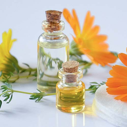 aromathérapie pot de crème composés aromatiques extraits de plantespharmacie des Hauts de Vallières